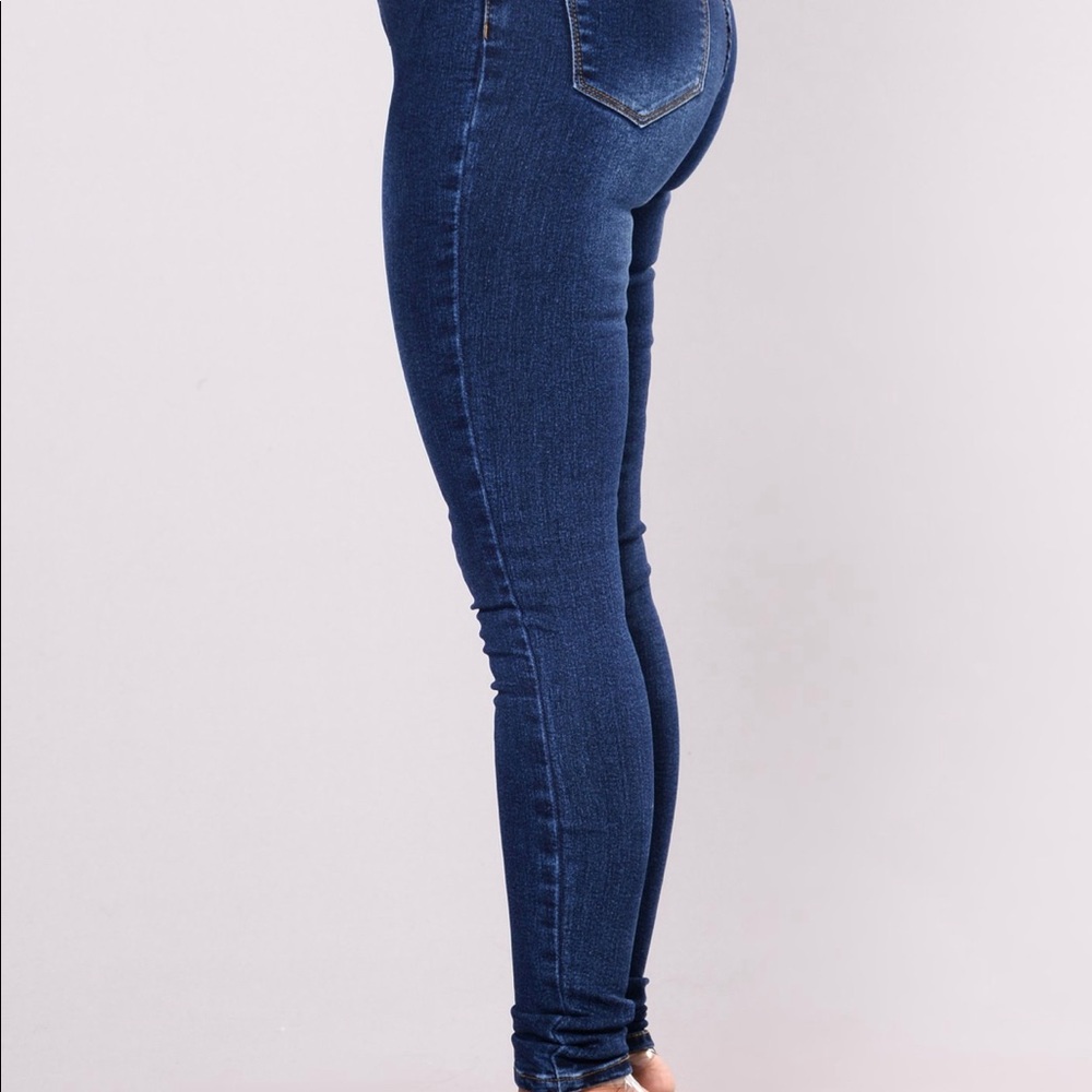 Fashion Nova high waisted ankle jeans